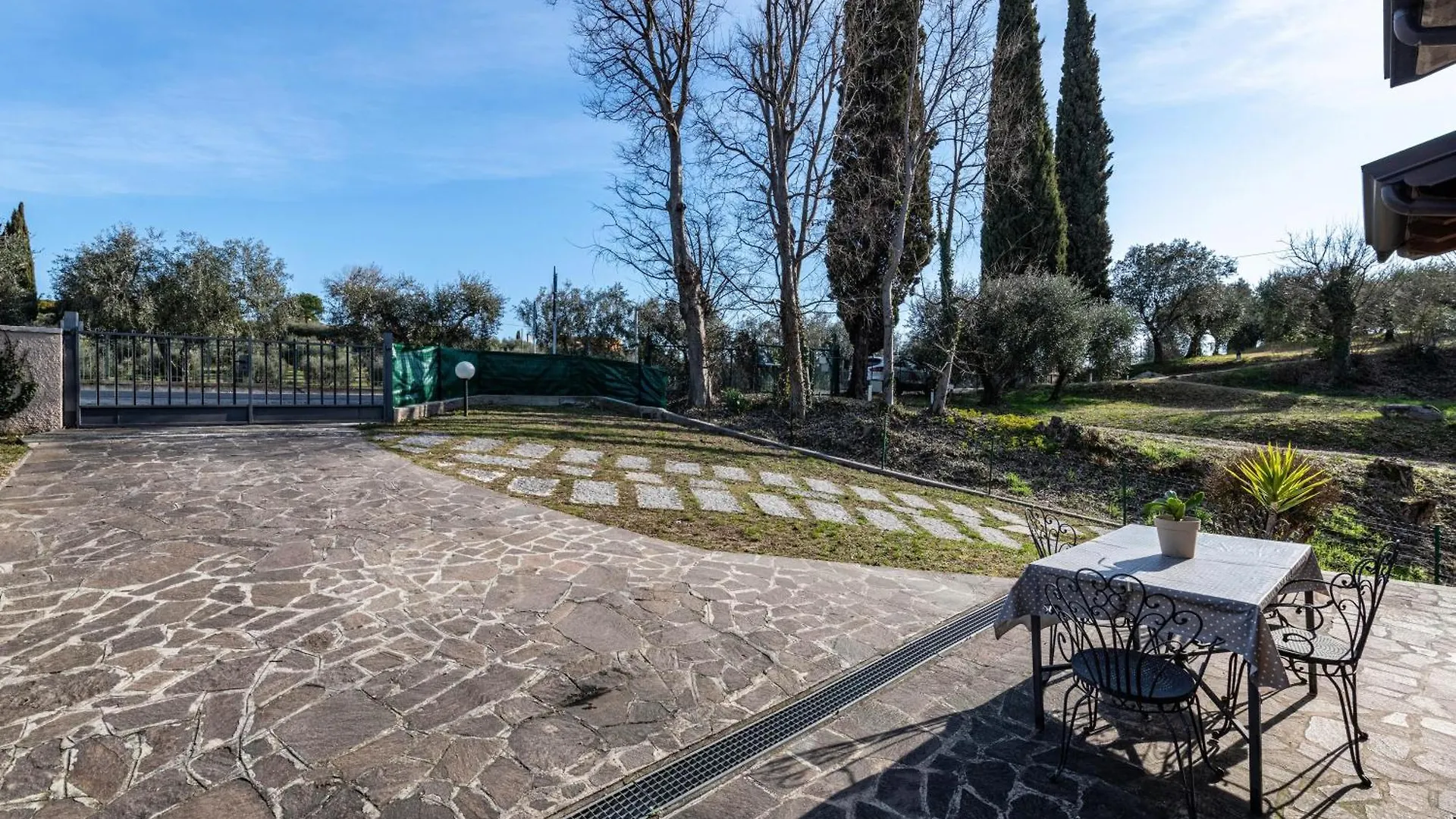 Al Porto Balcony Close To The Lake Apartment San Felice del Benaco 0*,  Italy